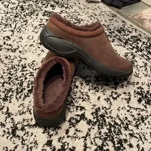 Merrell | Shoes | Mens Merrell Furlined Clogs | Poshmark display picture 2